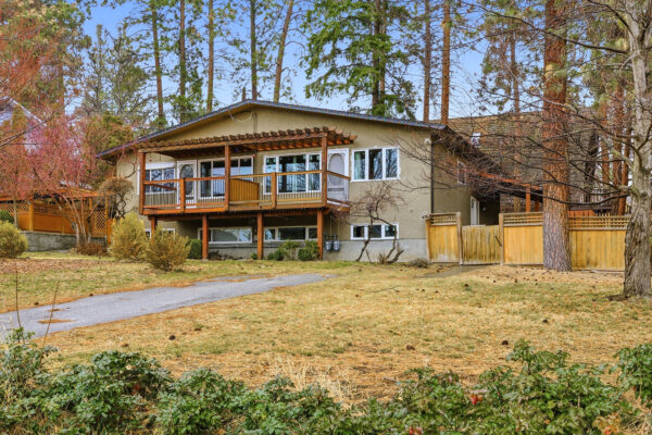 5187 Chute Lake Cres