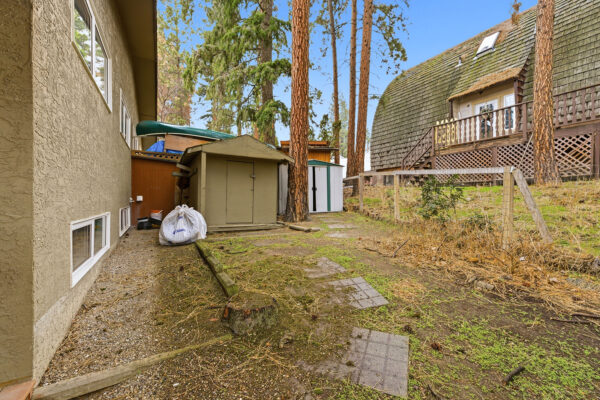 5187 Chute Lake Cres