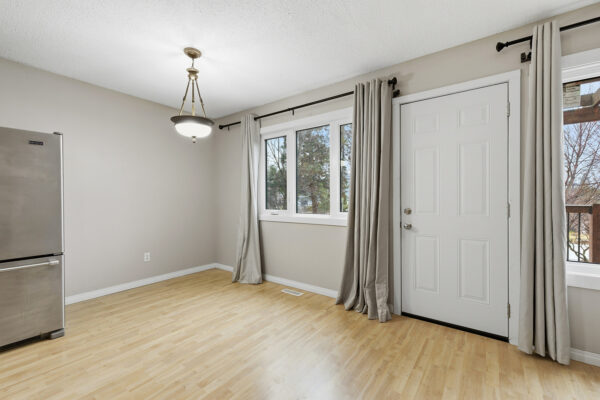 5187 Chute Lake Cres