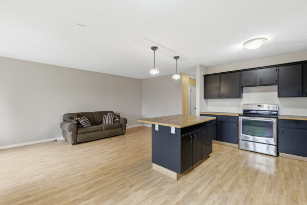 5187 Chute Lake Cres