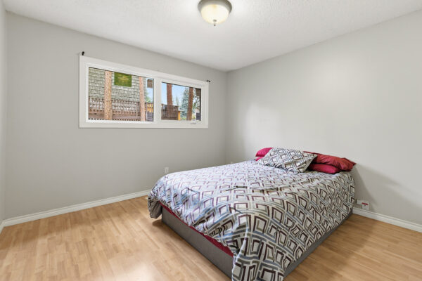 5187 Chute Lake Cres