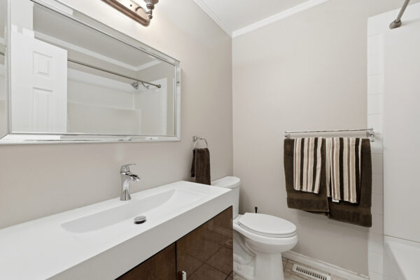 5187 Chute Lake Cres