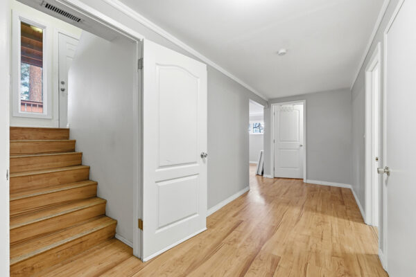 5187 Chute Lake Cres