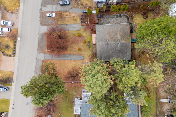 5187 Chute Lake Cres