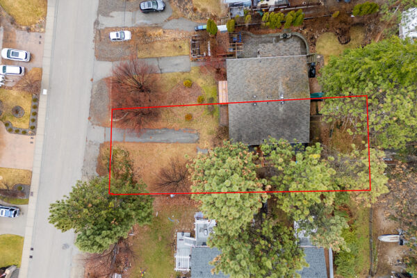 5187 Chute Lake Cres