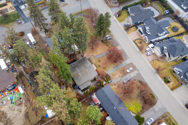 5187 Chute Lake Cres